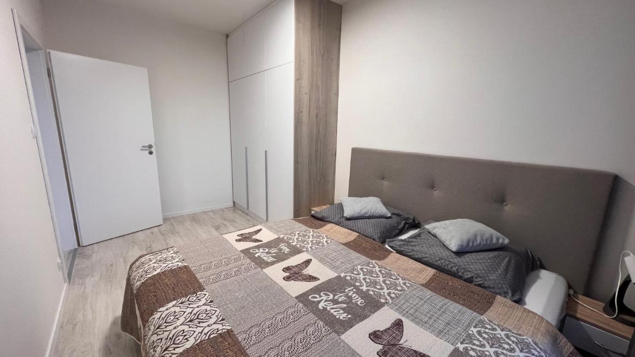 2 Room Apartment, With A View Of The Castle 布拉迪斯拉发 外观 照片