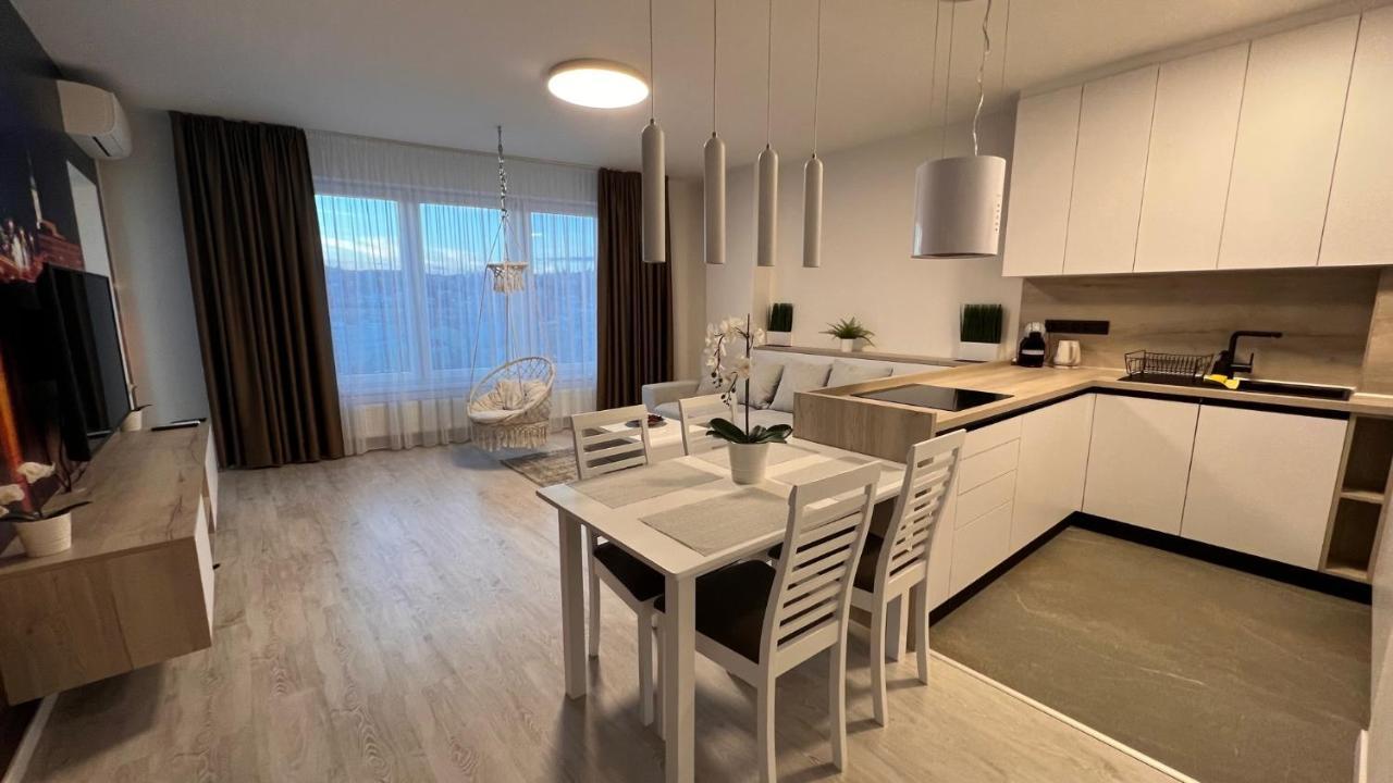 2 Room Apartment, With A View Of The Castle 布拉迪斯拉发 外观 照片