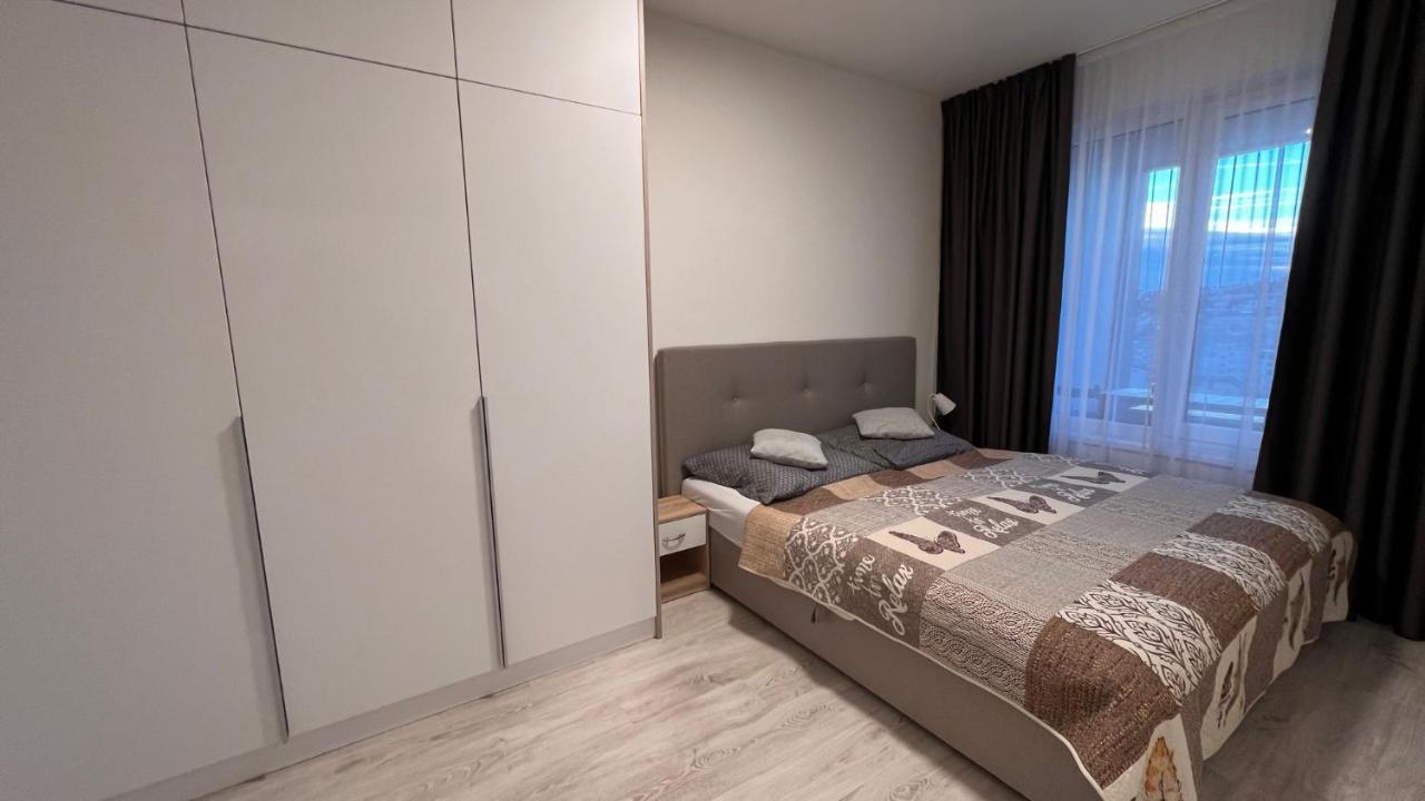 2 Room Apartment, With A View Of The Castle 布拉迪斯拉发 外观 照片