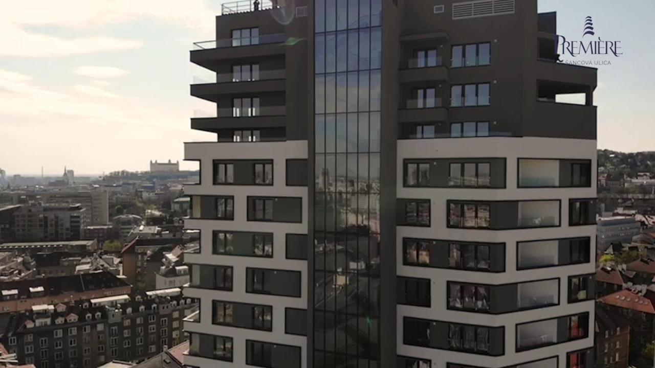 2 Room Apartment, With A View Of The Castle 布拉迪斯拉发 外观 照片